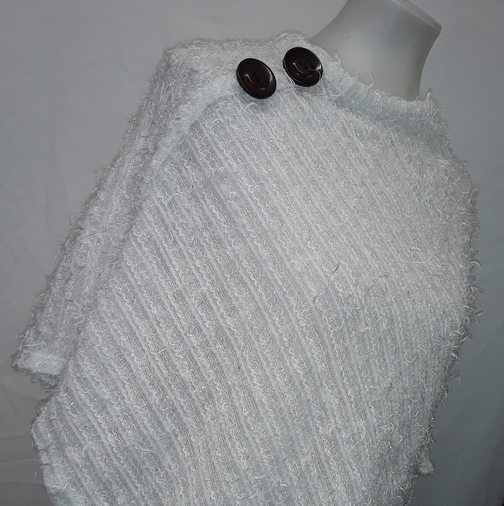 🆕️⚪White Shawl⚪🆕️